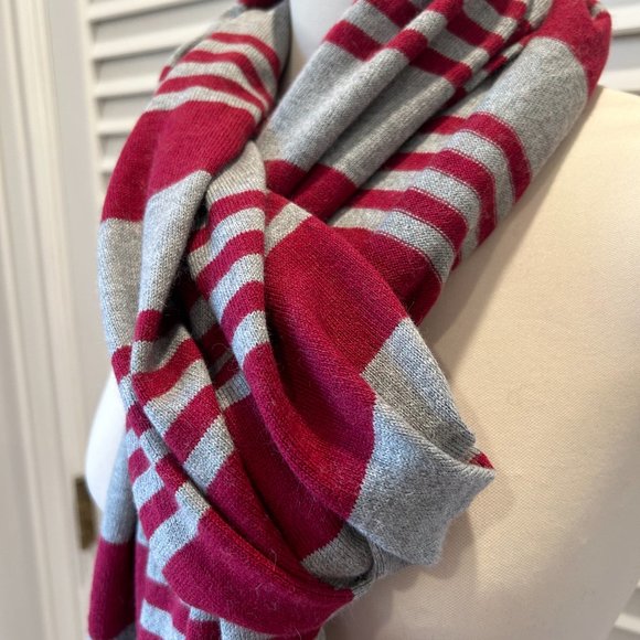 GAP Scarf - Picture 2 of 6